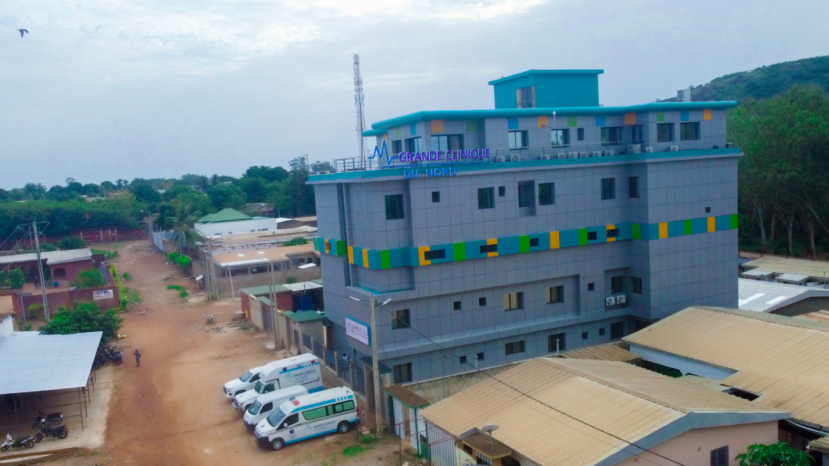 Clinique à Korhogo bâtiment-grande clinique du nord